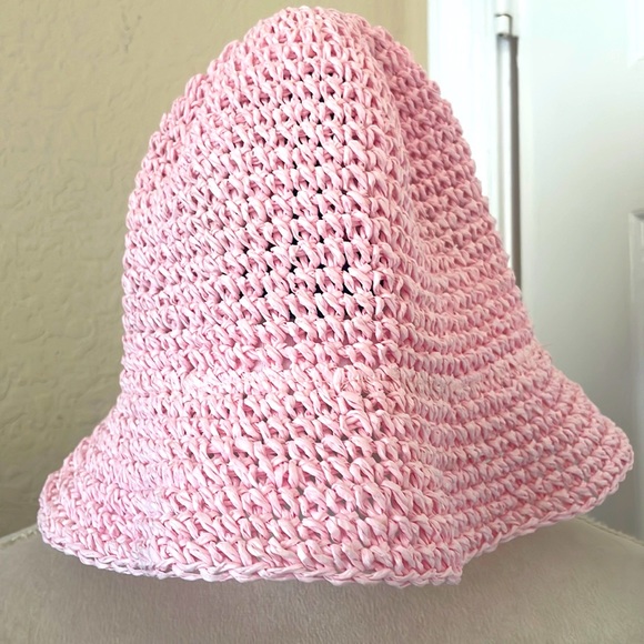 Source Unknown Accessories - NWOT- KNIT Bucket hat powder pink